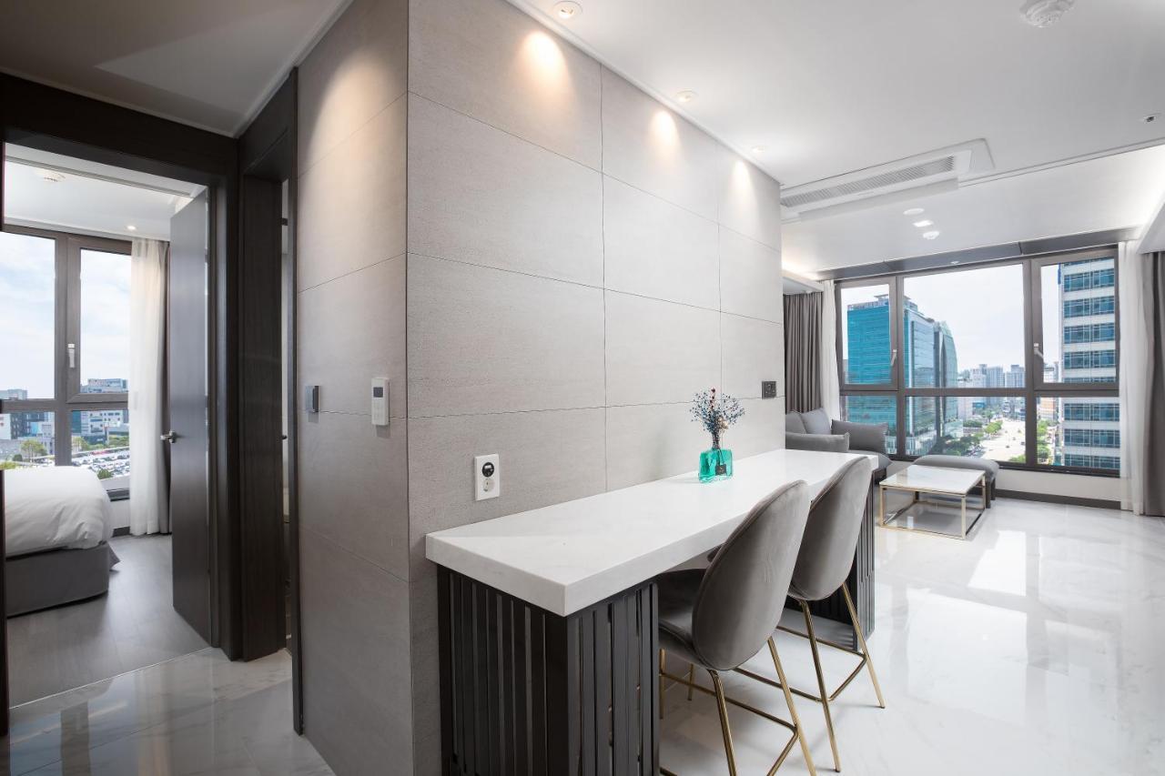 Utop Boutique Hotel&Residence Кванджу Экстерьер фото