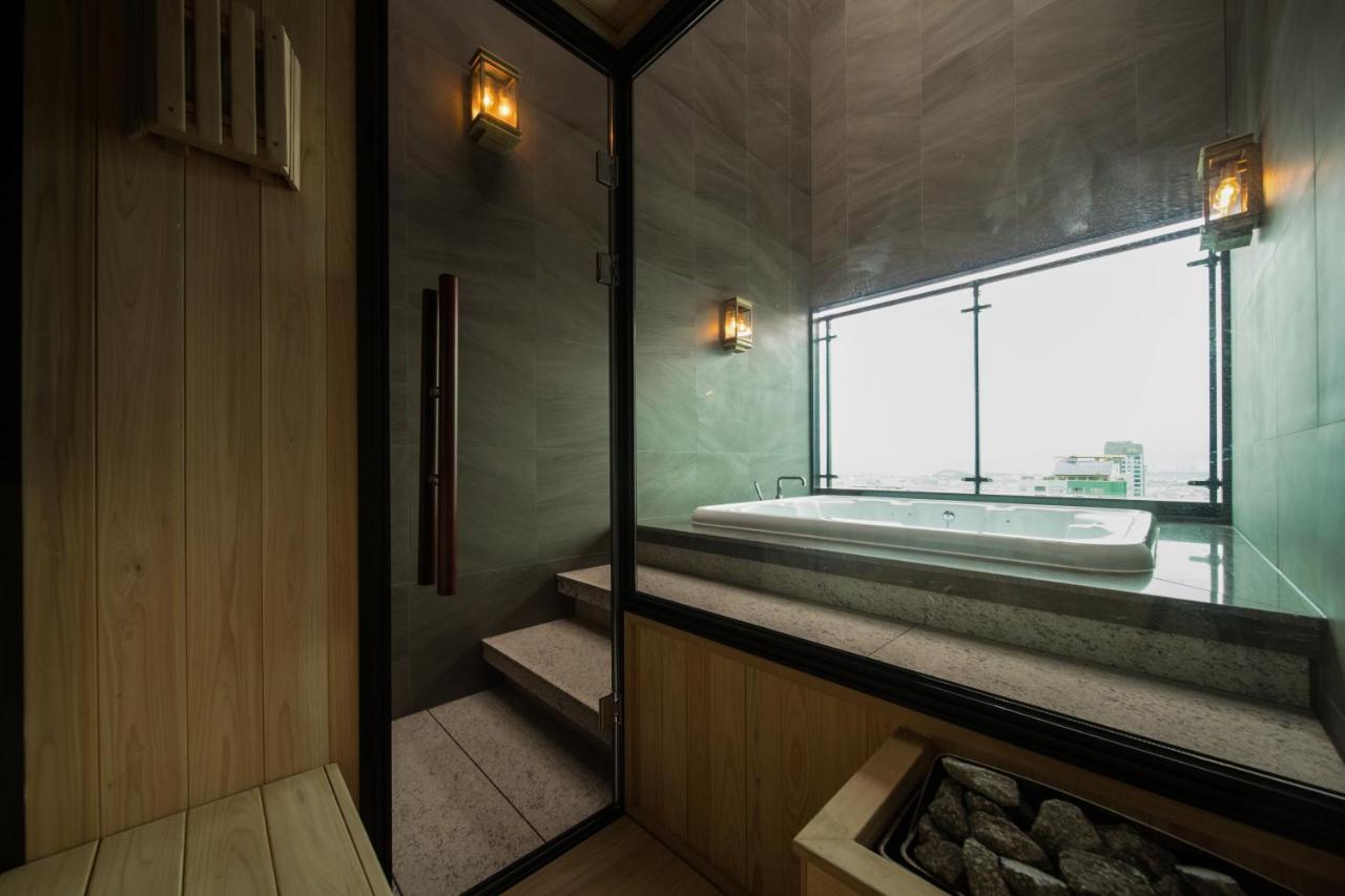 Utop Boutique Hotel&Residence Кванджу Экстерьер фото