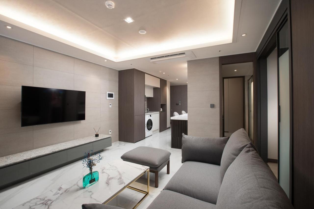 Utop Boutique Hotel&Residence Кванджу Экстерьер фото
