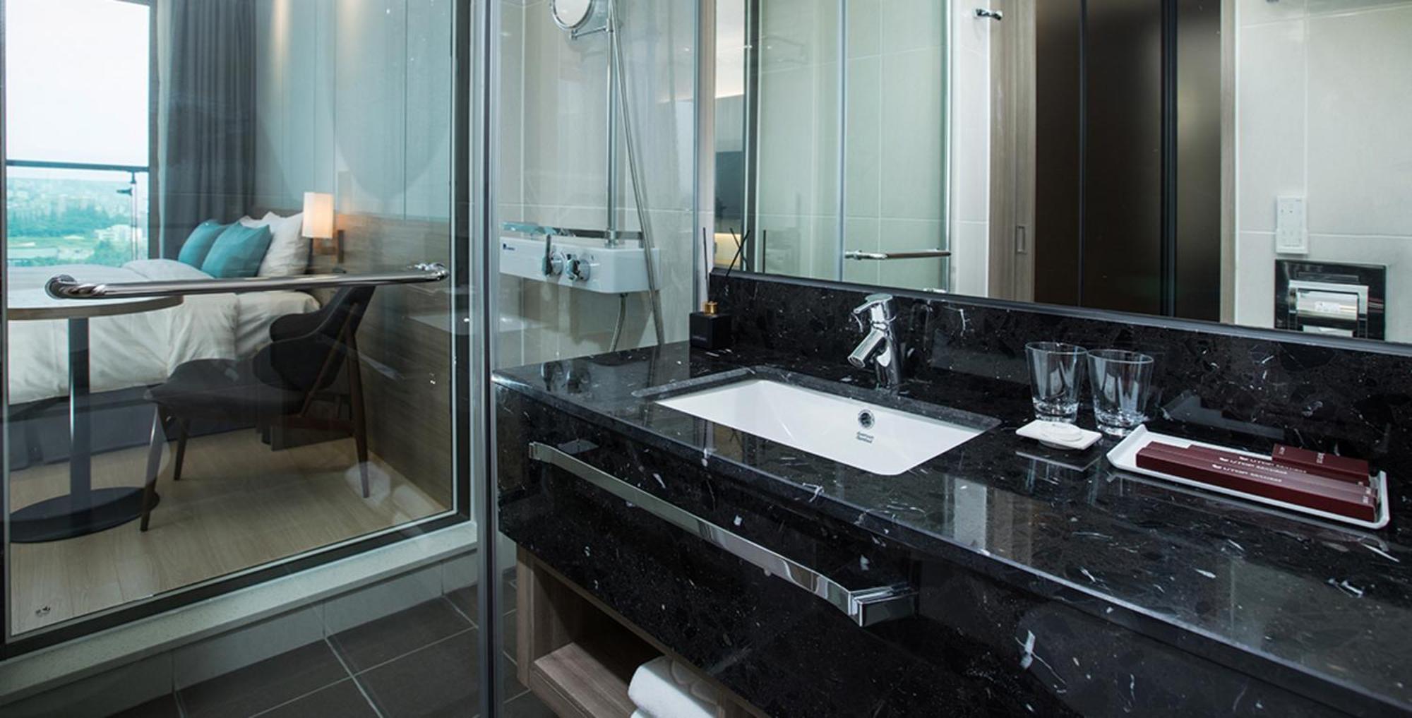 Utop Boutique Hotel&Residence Кванджу Экстерьер фото